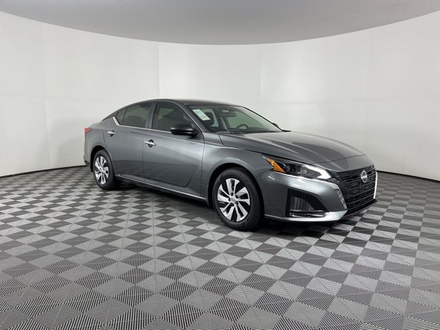 2025 Gun Metallic Nissan Altima 2.5 S FWD Sedan