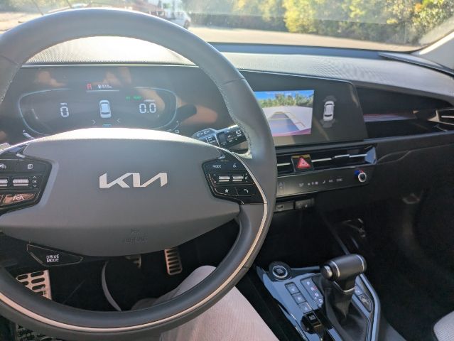 2023 Kia Niro SX Touring 32