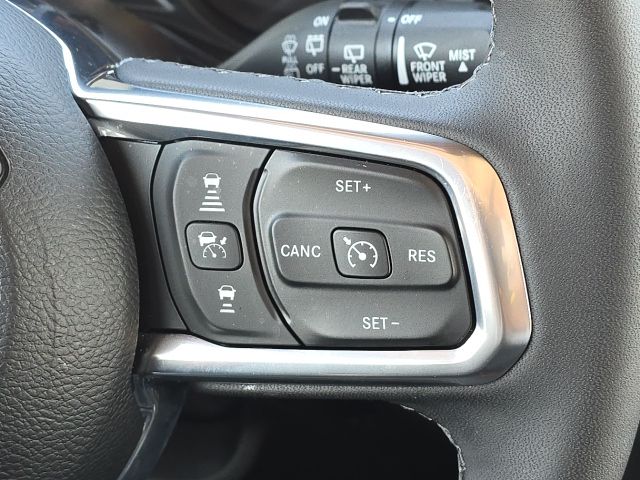 2025 Jeep Wrangler Sahara 4xe:B02116