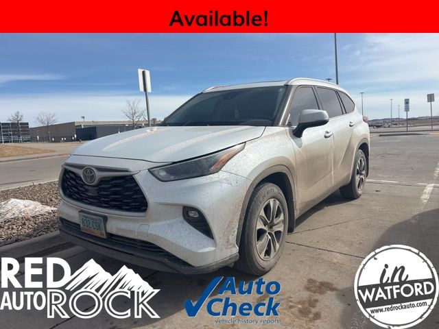 2022 Toyota Highlander XLE AWD