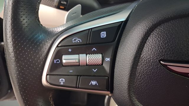 Used 2025 Genesis G70 Sedan