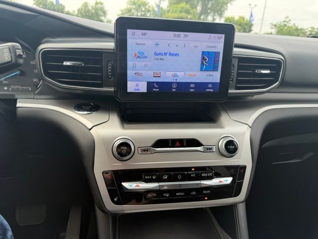 2022 Carbonized Gray Metallic Ford Explorer XLT 4X4 SUV
