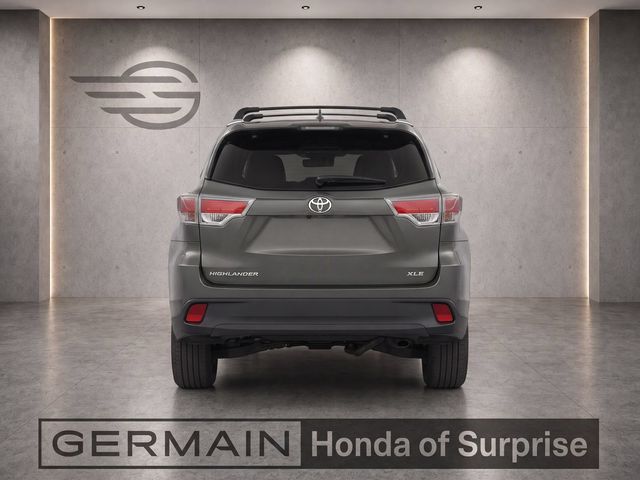 Used 2016 Jade Metallic Toyota XLE V6 image 5