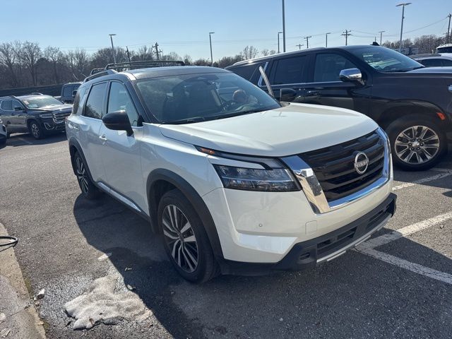 2024 Nissan Pathfinder Platinum 4WD