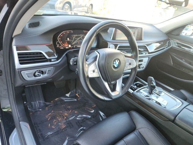 2021 BMW 7 Series 740i 27