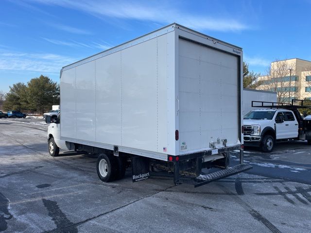 2025 Ford E-Series E-450 SD