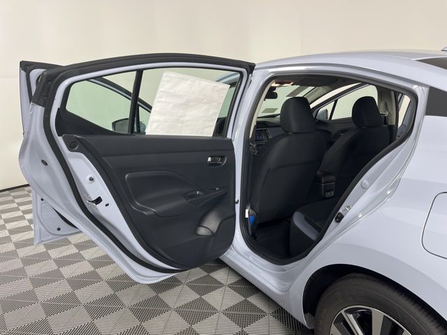 2025 Nissan Versa 1.6 SV 39