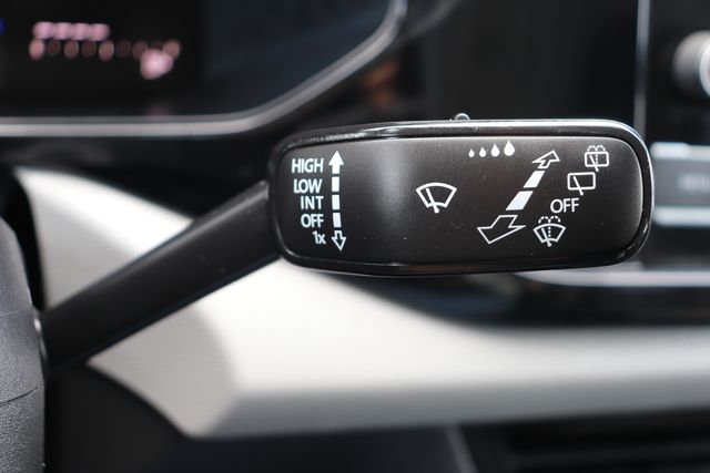 2023 Volkswagen Taos 1.5T S photo