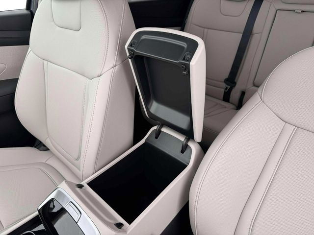 New 2026 White Hyundai SEL Premium image 18