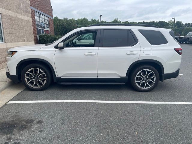 Used 2024 White Honda Touring image 2