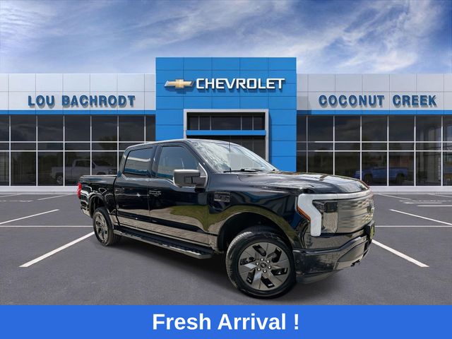 2022 Ford F-150 Lightning Lariat SuperCrew AWD