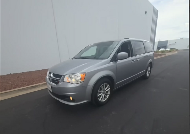 2019 Dodge Grand Caravan Plata (Billet Clearcoat) Minivan Tracción delantera 6 velocidades Automática