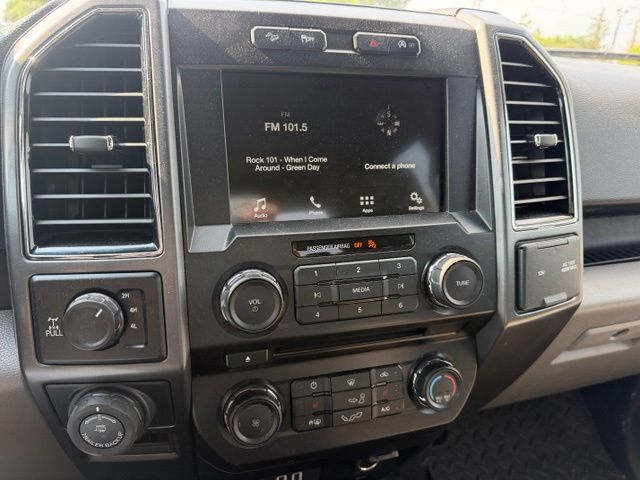 2018 Oxford White Ford F-150 XLT 4X4 Truck