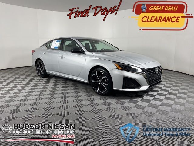 2023 Brilliant Silver Metallic Nissan Altima 2.5 SR Sedan