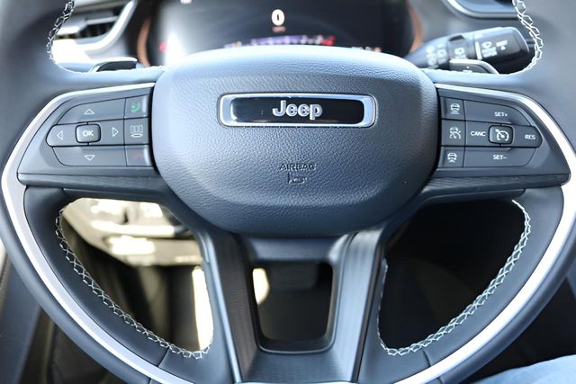 Used Car 2025 Jeep Grand Cherokee  Laredo For Sale Under $35,000 In Austin, Texas