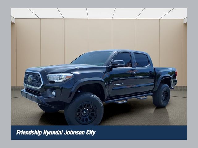 Midnight Black Metallic 2018 Toyota Tacoma Pickup Truck Four-Wheel Drive 6-Speed Automatic