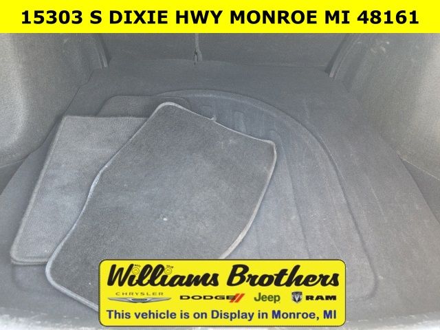 2023 Kia Forte LXS - Snow White Pearl exterior view 7