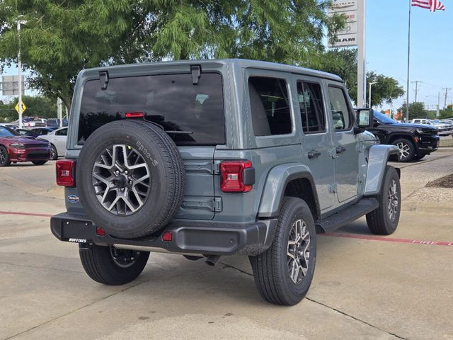 2024 Jeep Wrangler Sahara 3