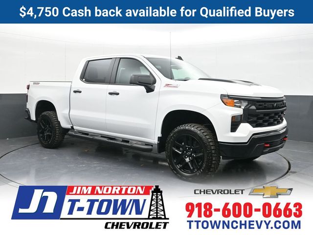 Summit White 2026 Chevrolet Silverado 1500 Custom Trail Boss Crew Cab 4WD Pickup Truck Four-Wheel Drive Automatic