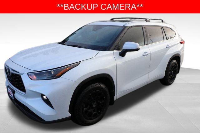 2022 Toyota Highlander XLE 9