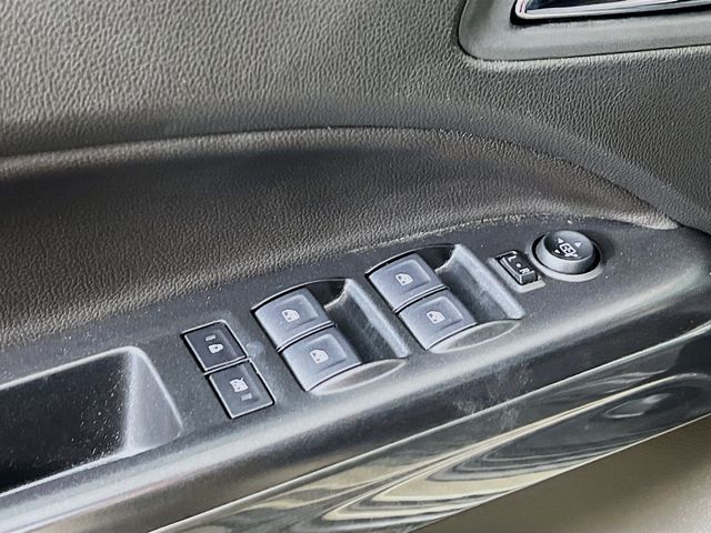 Used 2021 Beige GMC AT4 w/Leather image 9