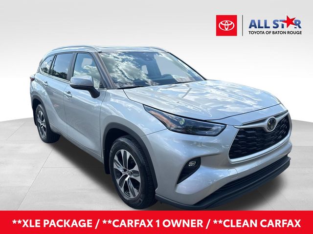 Celestial Silver Metallic 2024 Toyota Highlander XLE FWD SUV / Crossover Front-Wheel Drive 8-Speed Automatic