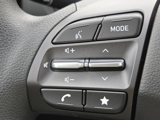 Used 2023 White Hyundai SEL image 11