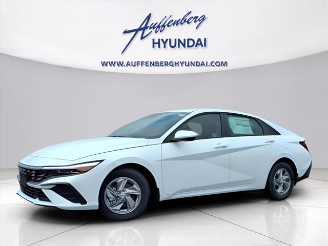 2025 Hyundai Elantra SE FWD