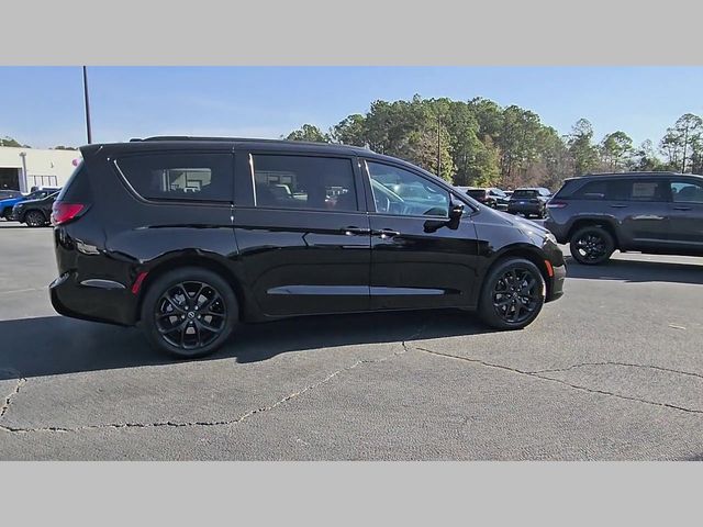 2026 Chrysler Pacifica Limited AWD