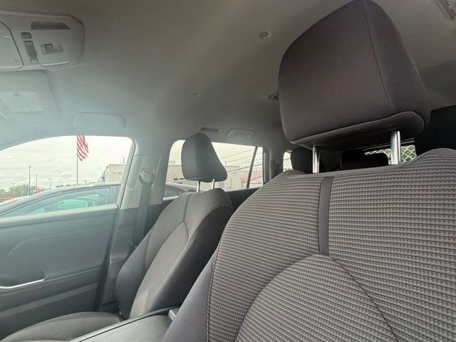 2025 Toyota Highlander LE - Image 5