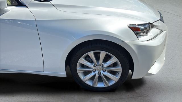 Used 2014  Lexus 250 image 35