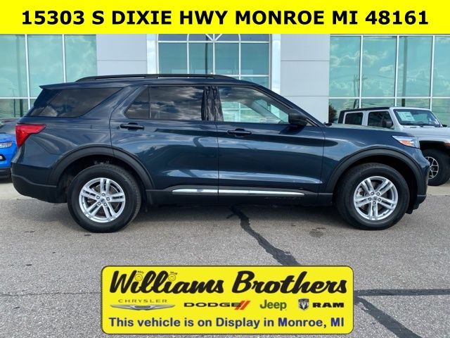 2022 Ford Explorer XLT - Stone Blue Metallic exterior view 4