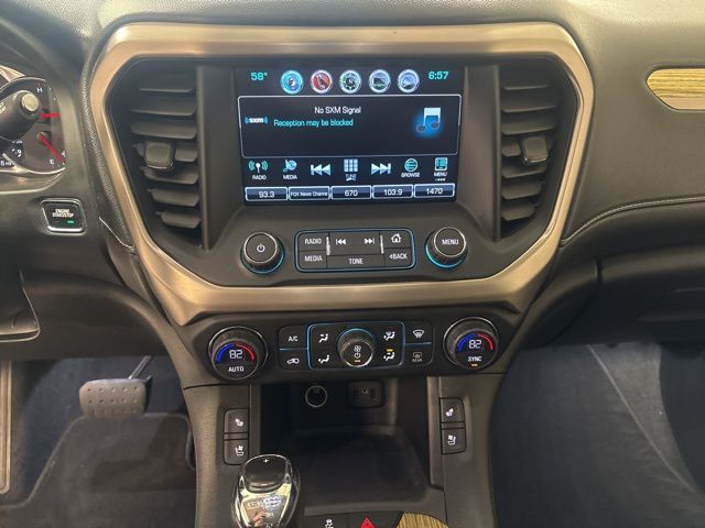 2019 GMC Acadia Denali photo