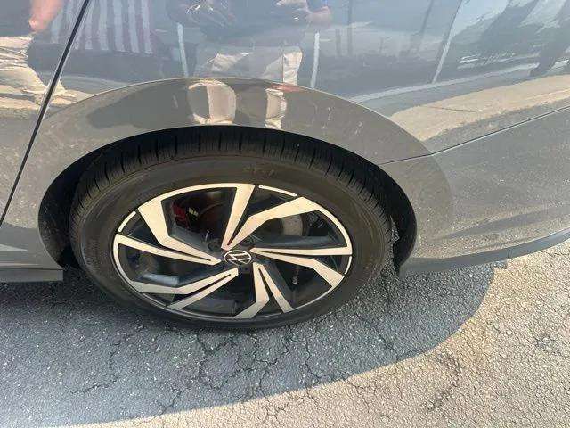 VolkswagenJetta GLI21