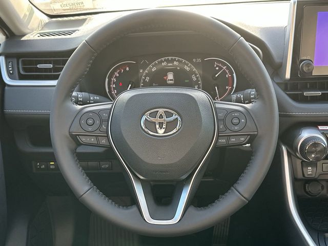 2024 Toyota RAV4 XLE Premium 8