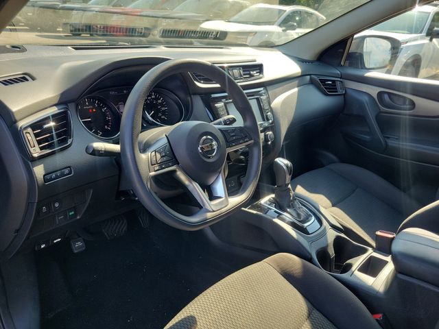 Used 2020 Gray Nissan S image 16