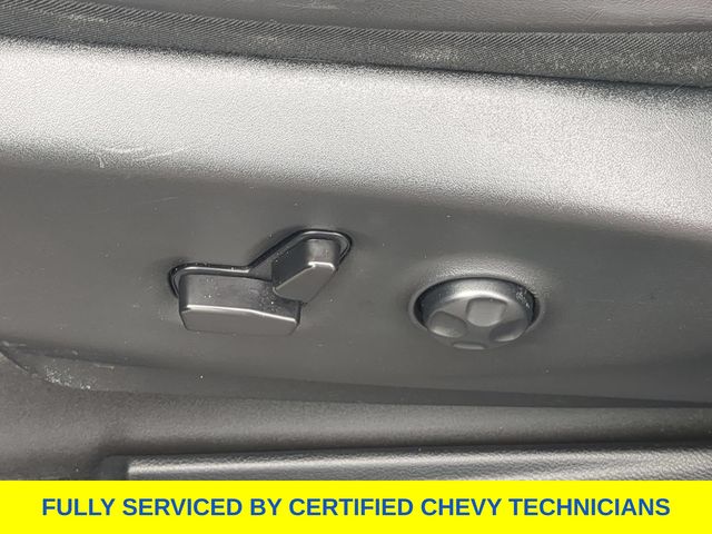 Used 2025 Chrysler Pacifica Van