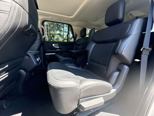 Used 2025 White Ford Platinum image 23