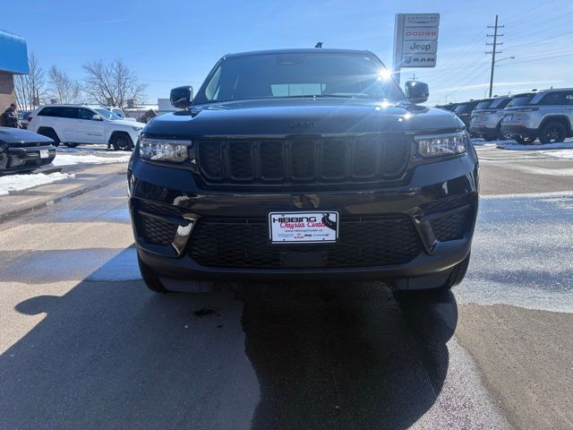 Diamond Black Crystal Pearlcoat 2024 Jeep Grand Cherokee Altitude X 4WD SUV / Crossover Four-Wheel Drive 8-Speed Automatic
