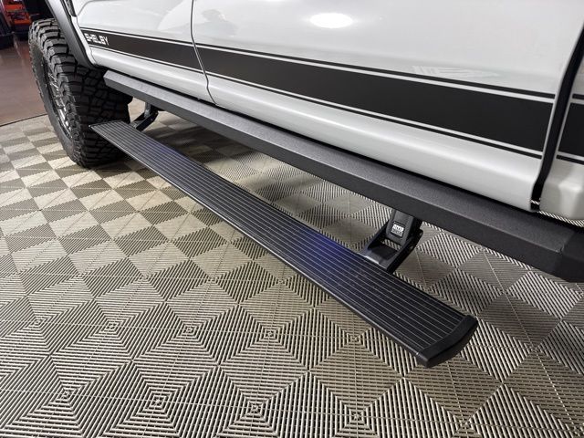 2025 Avalanche Ford Super Duty F-250 SRW Lariat 4X4 Truck