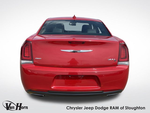 2017 Chrysler 300 S photo