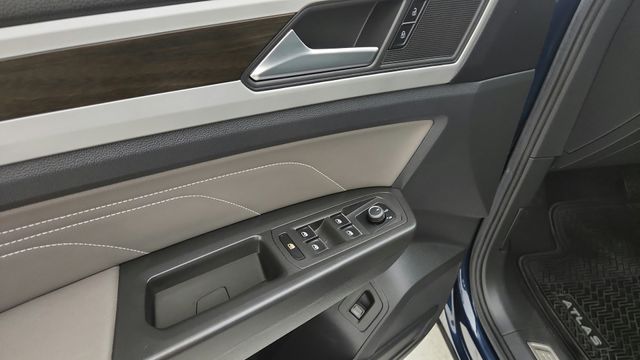 2023 Volkswagen Atlas 2.0T SE w/Technology  at Victoria Chrysler Dodge Jeep Ram