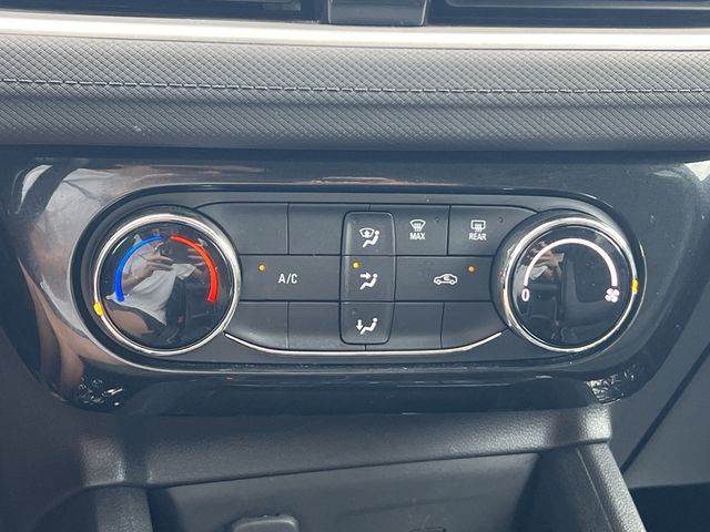 Used 2025 White Chevrolet LT image 20