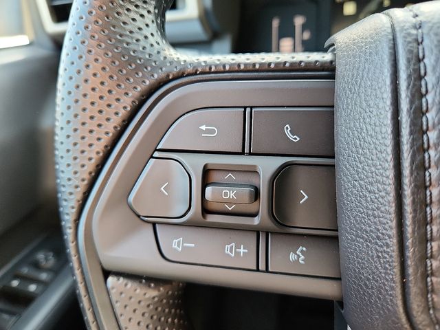 2025 Toyota Tacoma SR5 - Photo 14