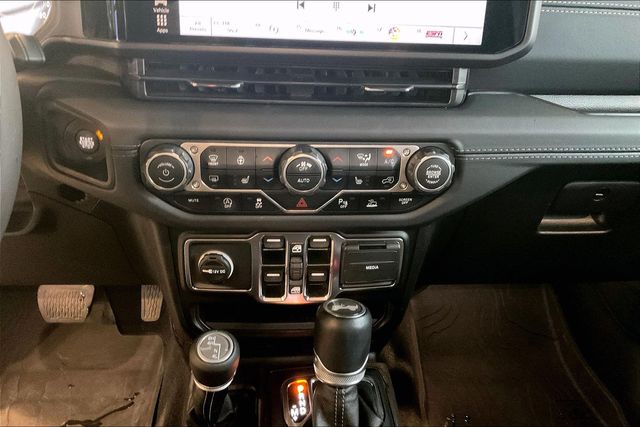 Used 2025 Jeep Wrangler SUV