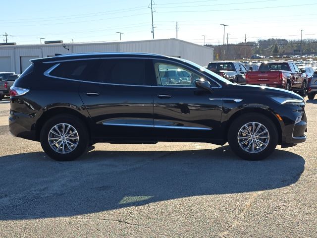 2023 Buick Enclave Essence:C02531