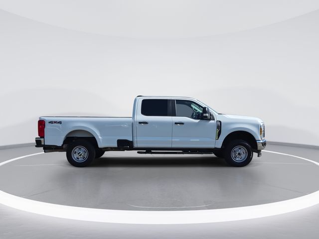 Used 2024 White Ford XL image 9