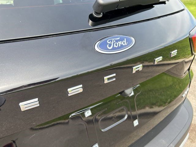 2025 Ford Escape Active photo
