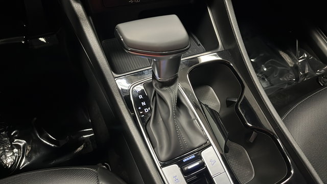 Used 2025 Sage Gray Hyundai Limited image 19