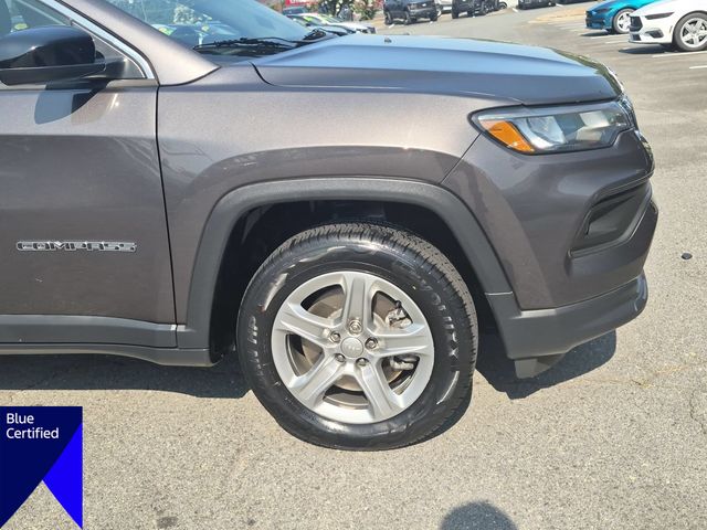 Used 2023 Gray Jeep Latitude image 10
